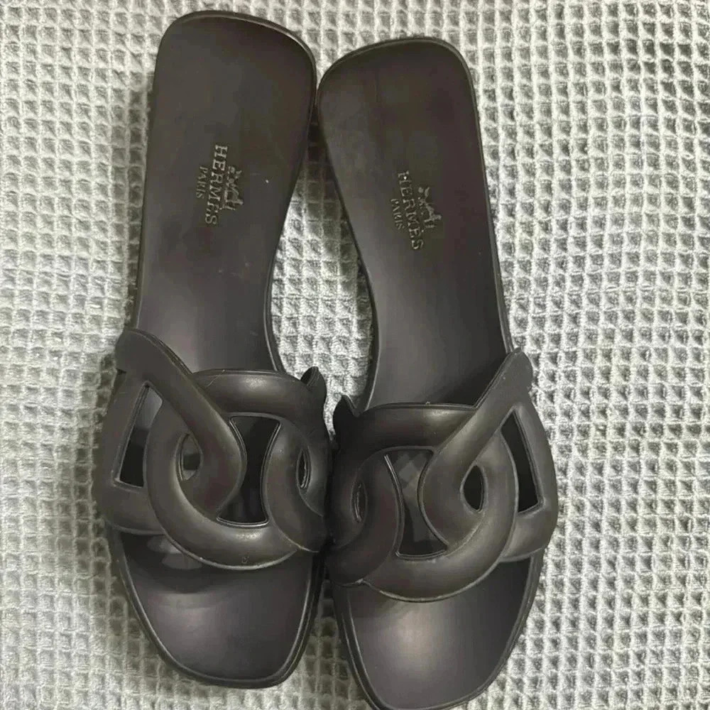 Hermes Aloha Sandals
Rubber - Picture 7 of 12